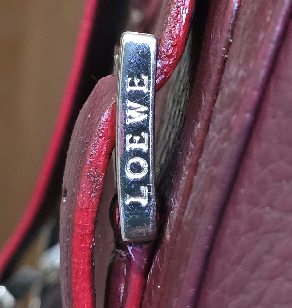 Elegant Loewe Senda Leather Handbag - Picture 12 of 15